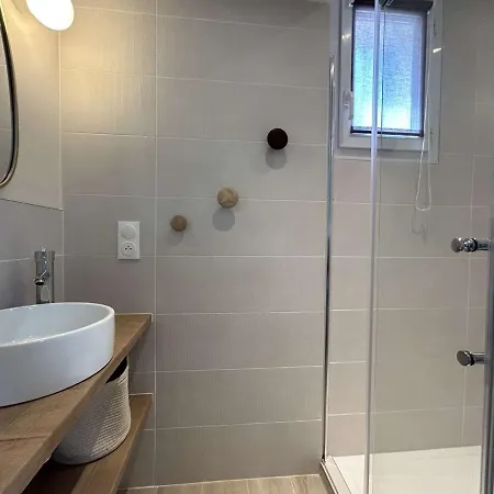 Duplex 5p Avec Terrasse Et Piscines - Fr-1-226-521 グリモー