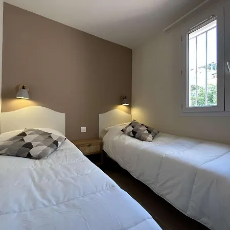 Duplex 5p Avec Terrasse Et Piscines - Fr-1-226-521 * グリモー